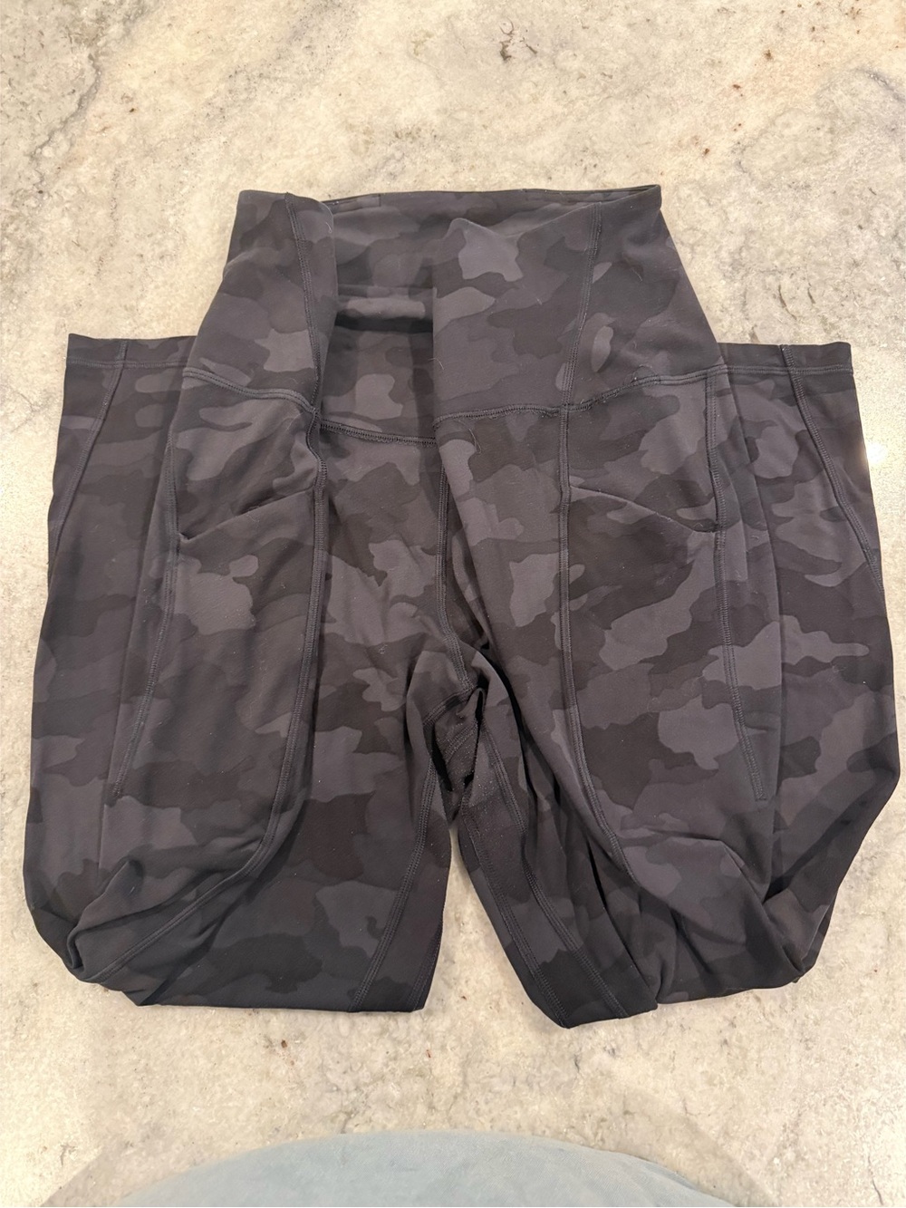 Lululemon Align High-Rise Crop with Pockets 23” Heritage 365 Camo Deep Coal Mult